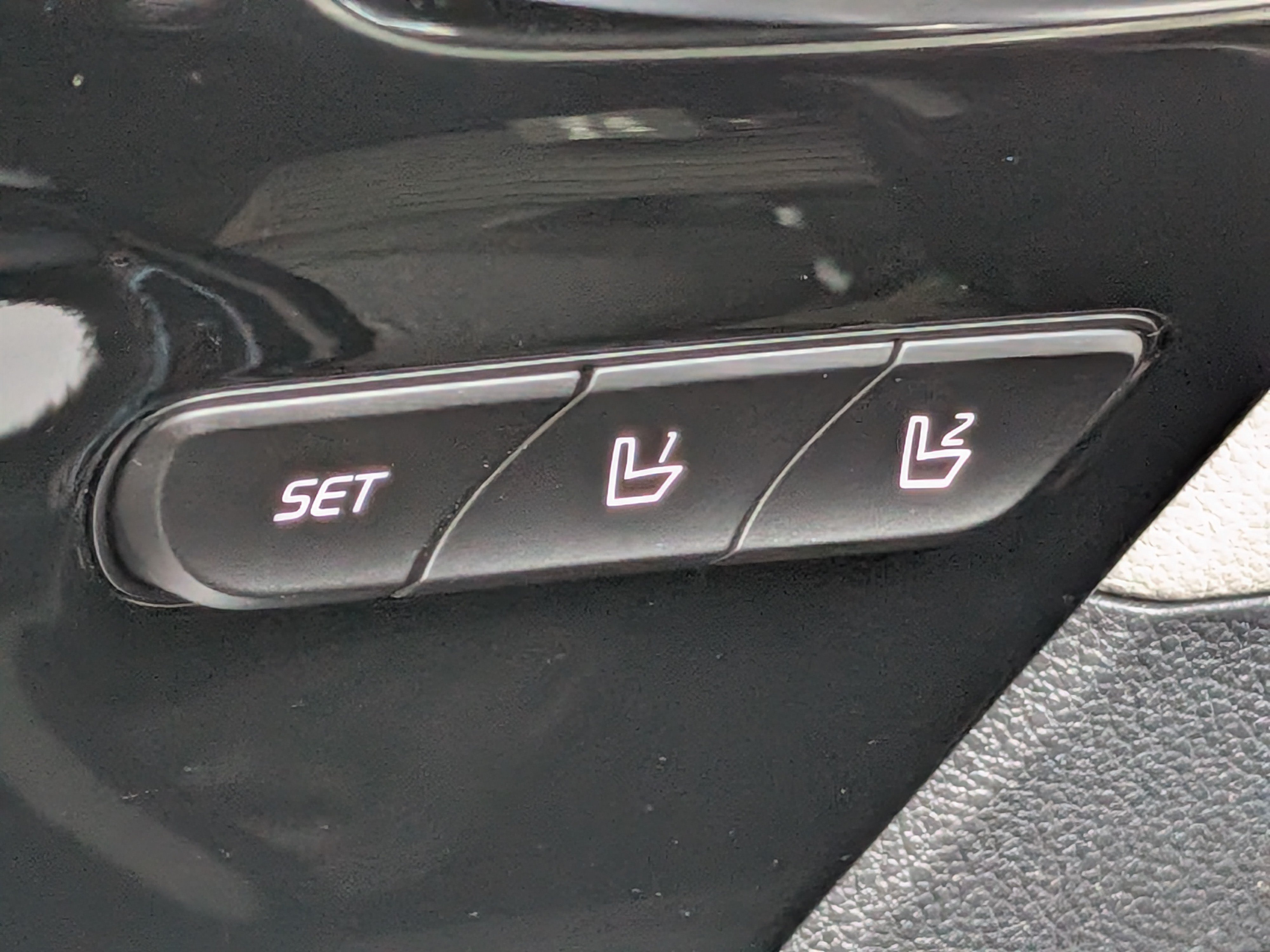 Used 2019 Kia Niro Touring w/ Paint Protection Film Package FWD image 24