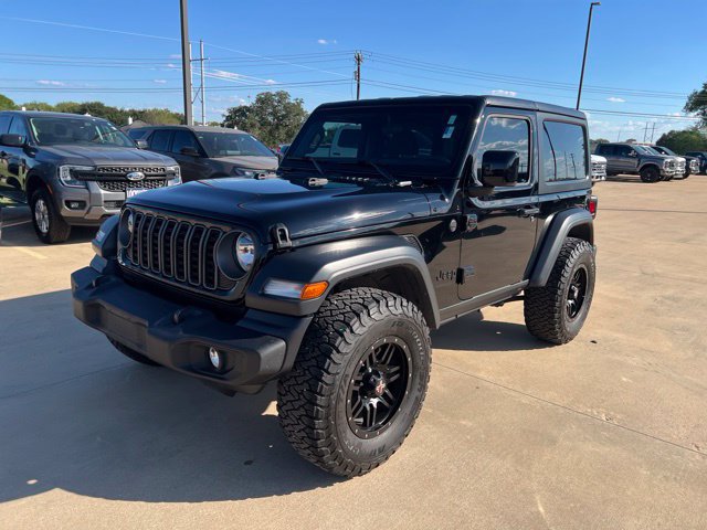 Used 2025 Jeep Wrangler Sport AWD/4WD image 4