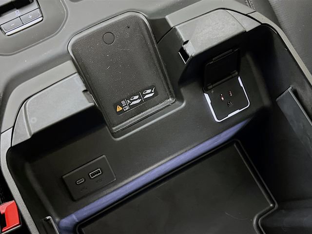 Used 2025 GMC Sierra 1500 AT4 w/ AT4 Premium Package AWD/4WD image 37