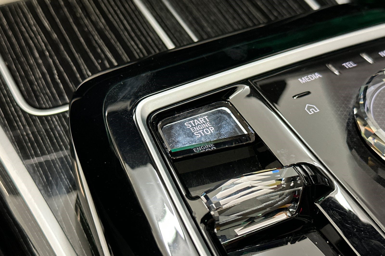 Certified 2023 BMW 740i RWD image 34