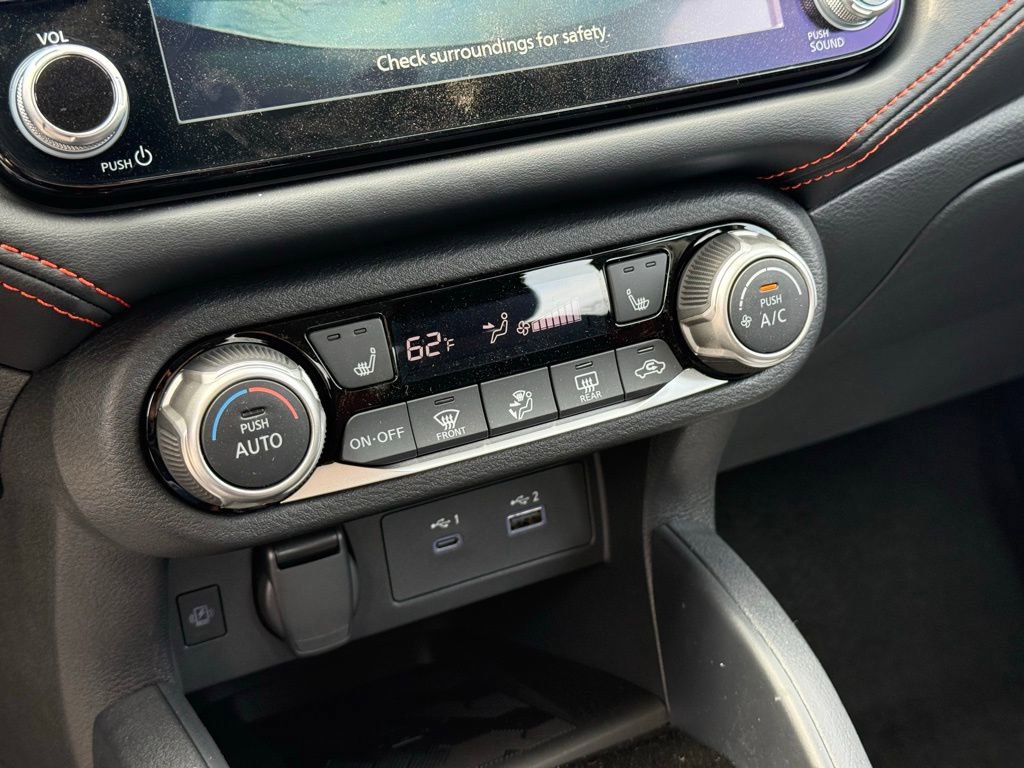New 2025 Nissan Versa SR w/ Trunk Package image 12