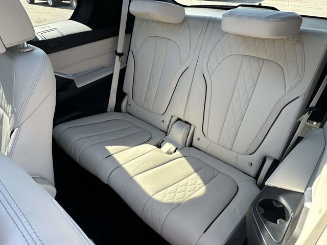 Used 2021 BMW X7 M50i AWD/4WD image 18