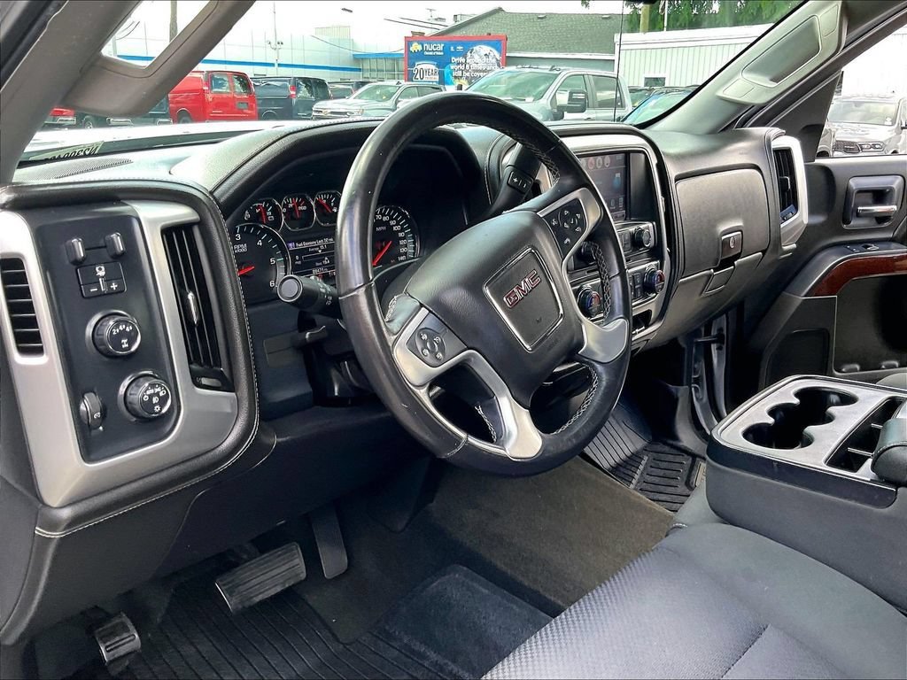 Used 2017 GMC Sierra 2500 SLE w/ HD SLE Preferred Plus Package AWD/4WD image 8