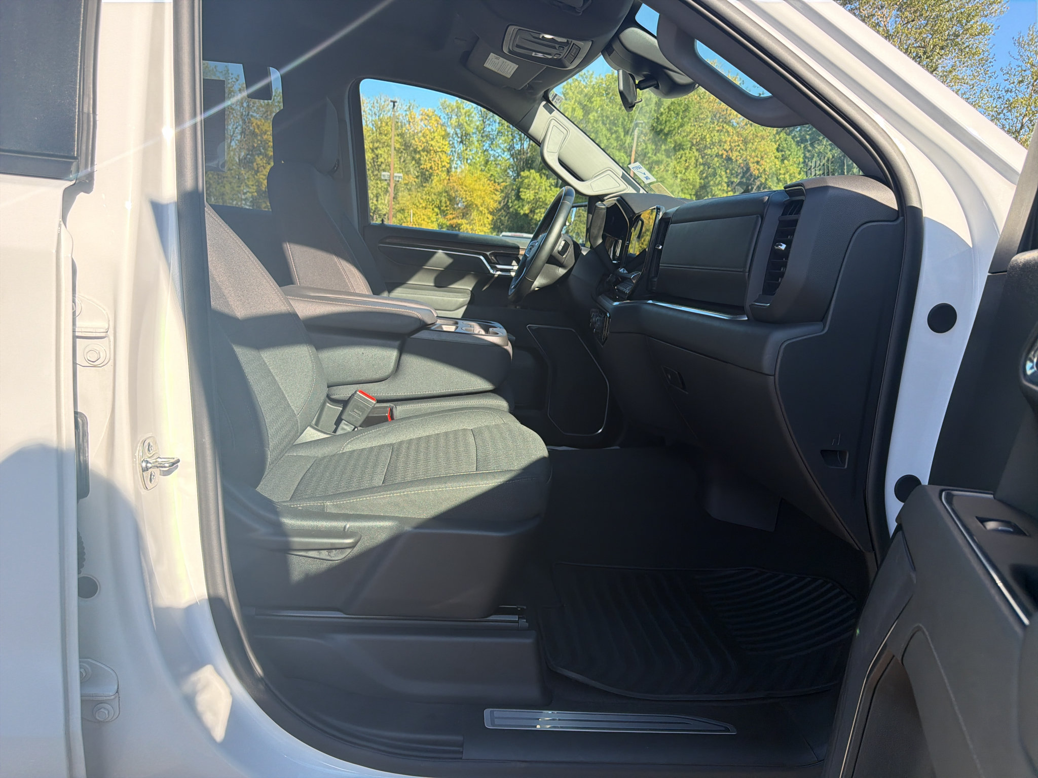 Used 2026 Chevrolet Silverado 1500 LT AWD/4WD image 20