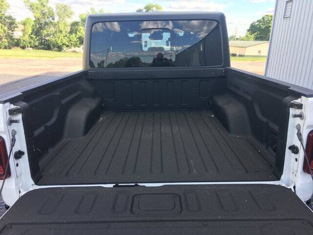 Used 2024 Jeep Gladiator Rubicon w/ Technology Group AWD/4WD image 32