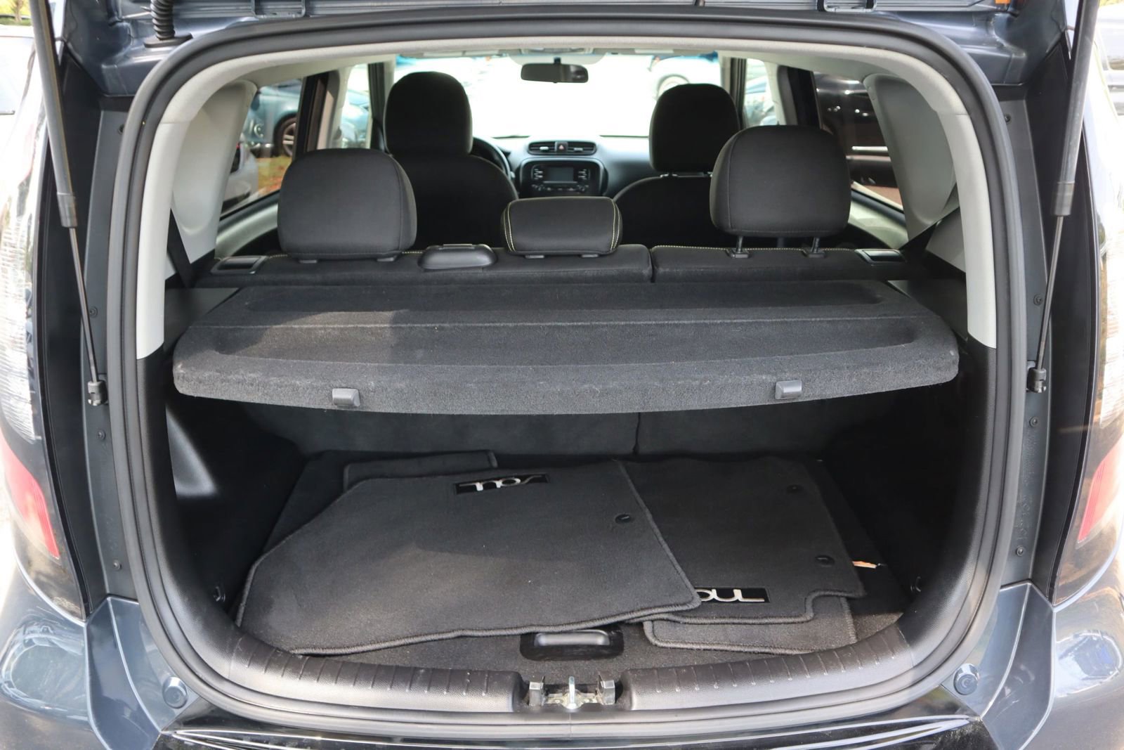 Used 2016 Kia Soul + FWD image 15
