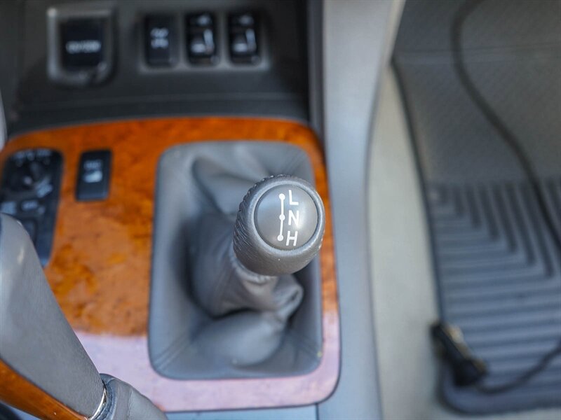 Used 2004 Lexus GX 470 image 33