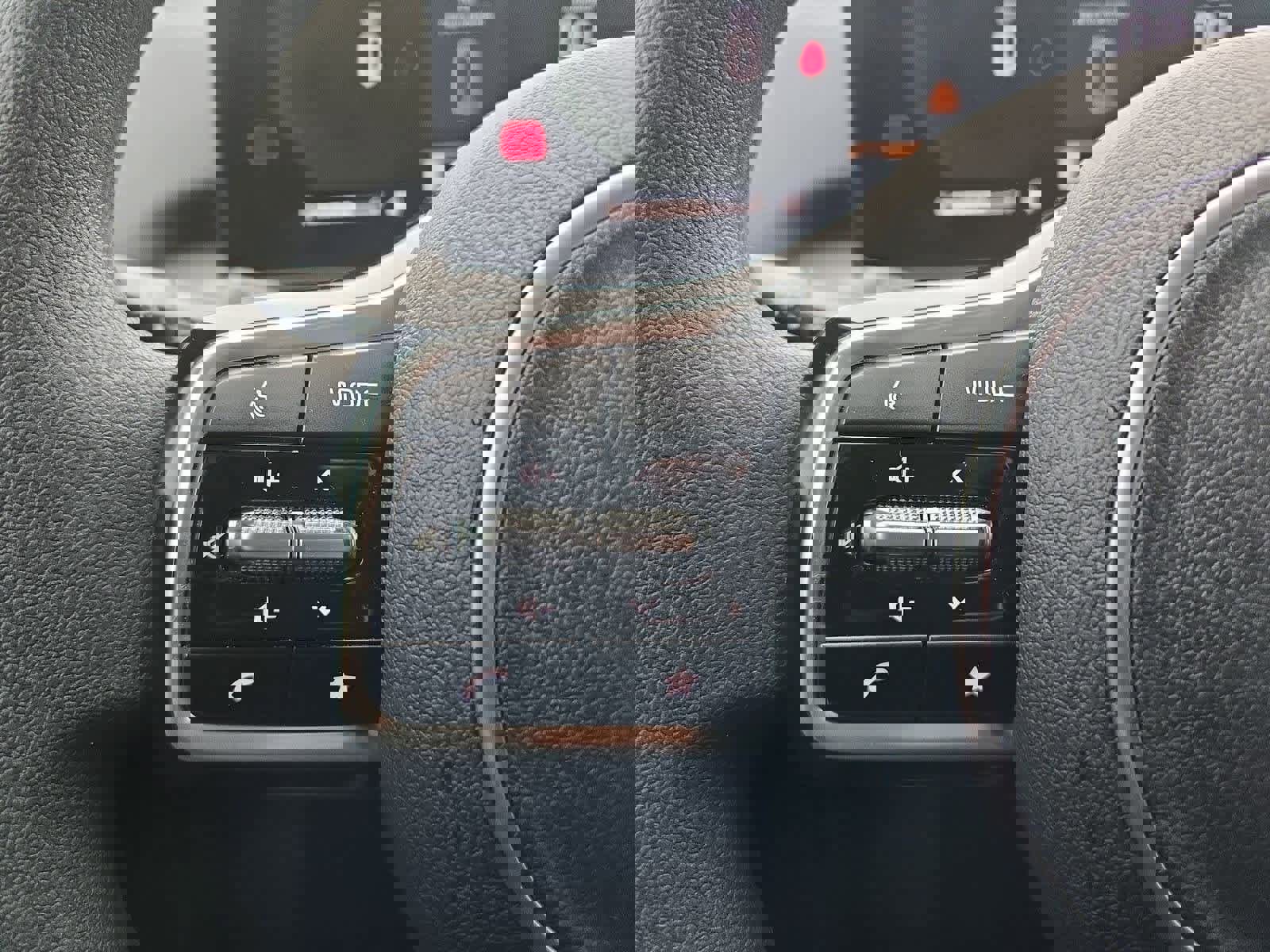 Certified 2025 Kia Sorento LX image 22