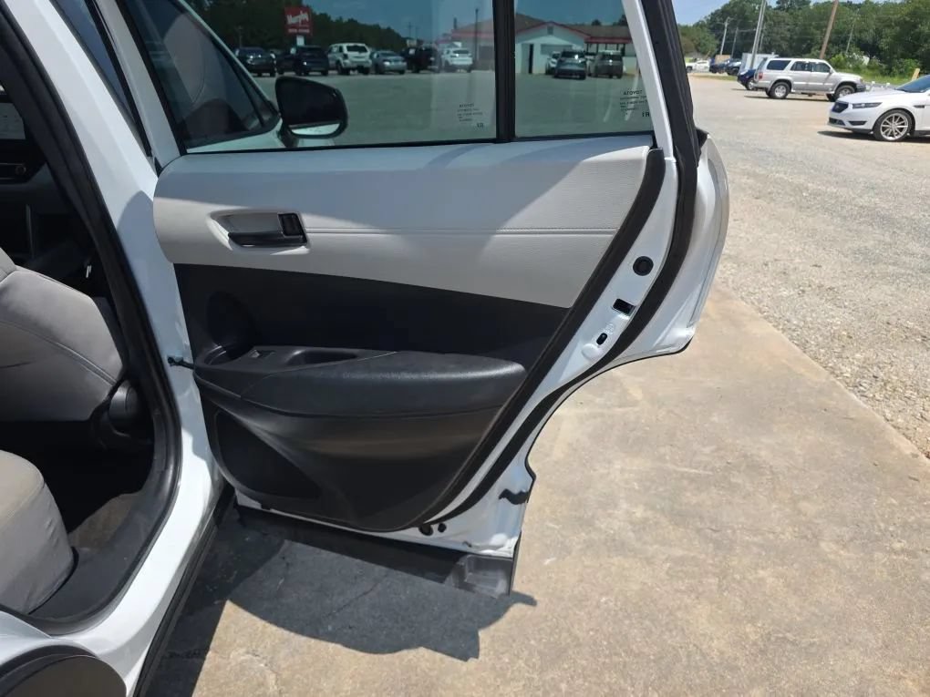 Used 2024 Toyota Corolla Cross L FWD image 38
