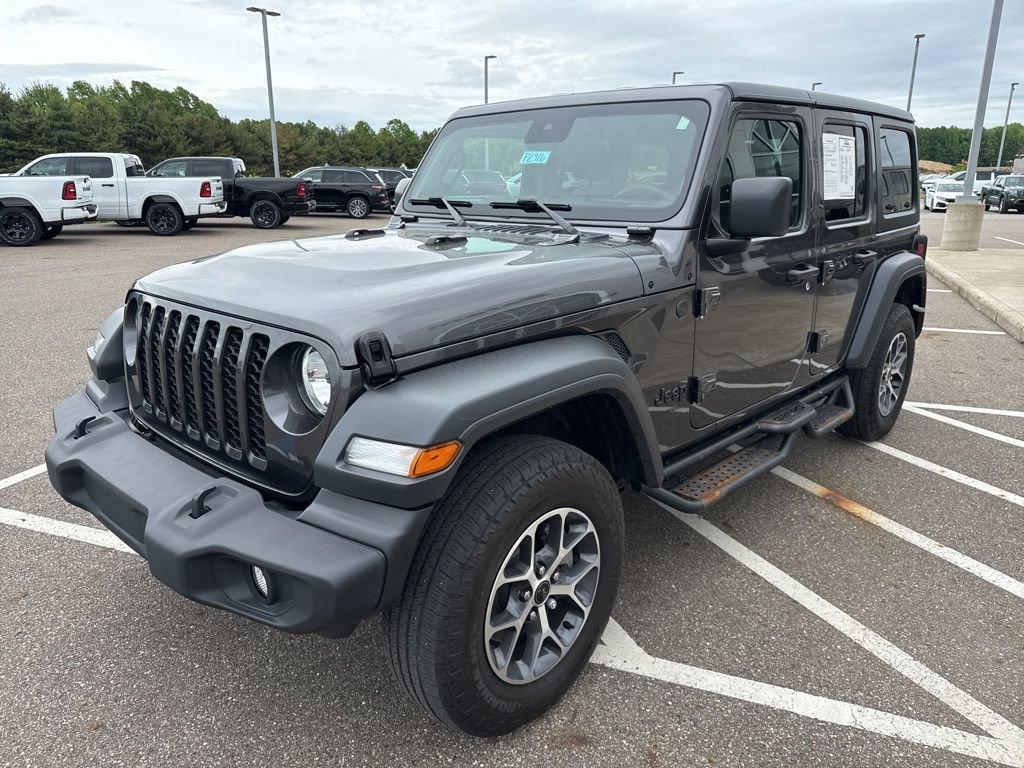 Used 2024 Jeep Wrangler Unlimited Sport AWD/4WD image 4