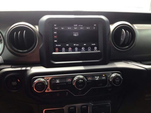Used 2021 Jeep Wrangler Sport AWD/4WD image 14