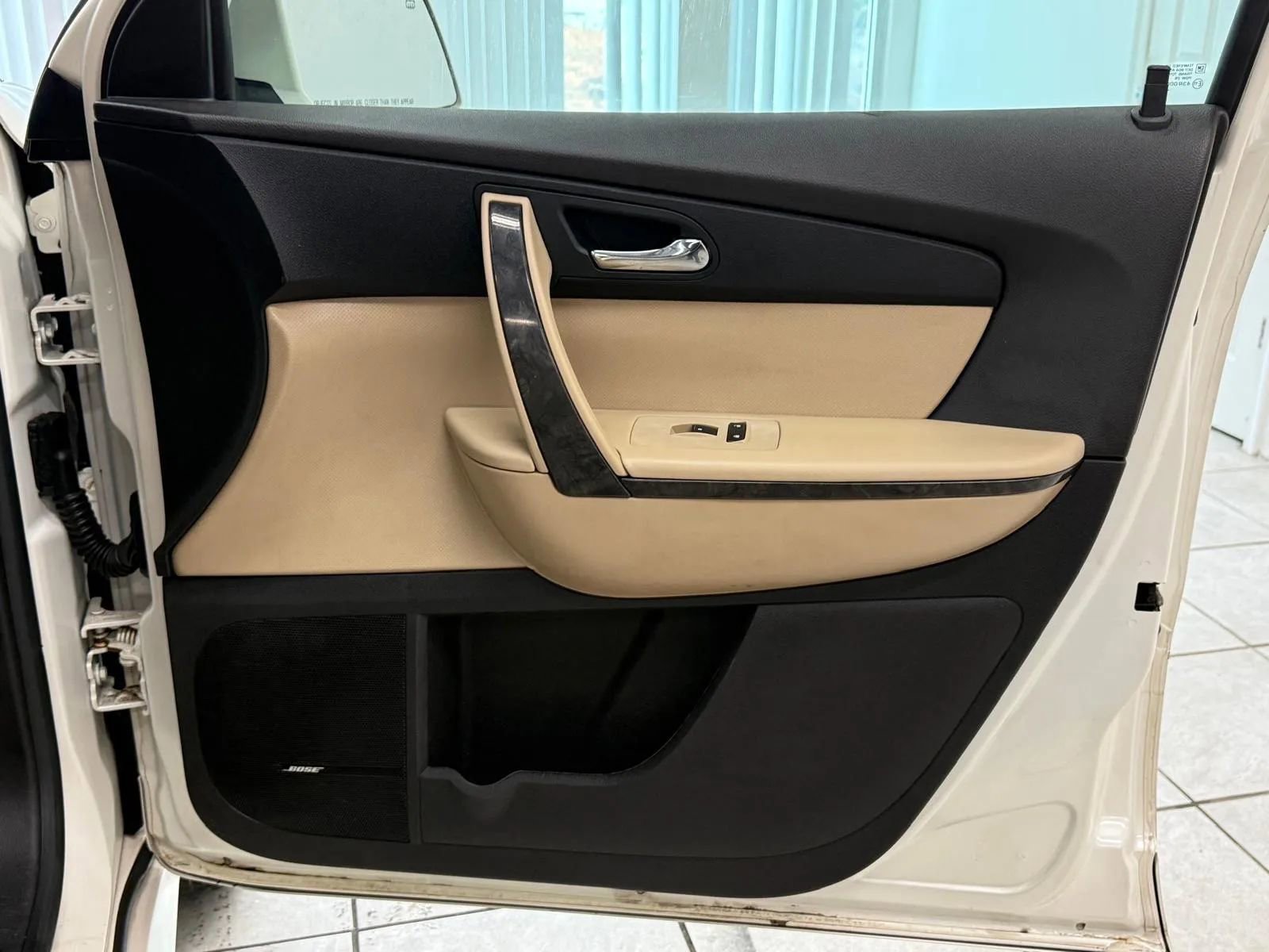 Used 2011 GMC Acadia Denali image 19