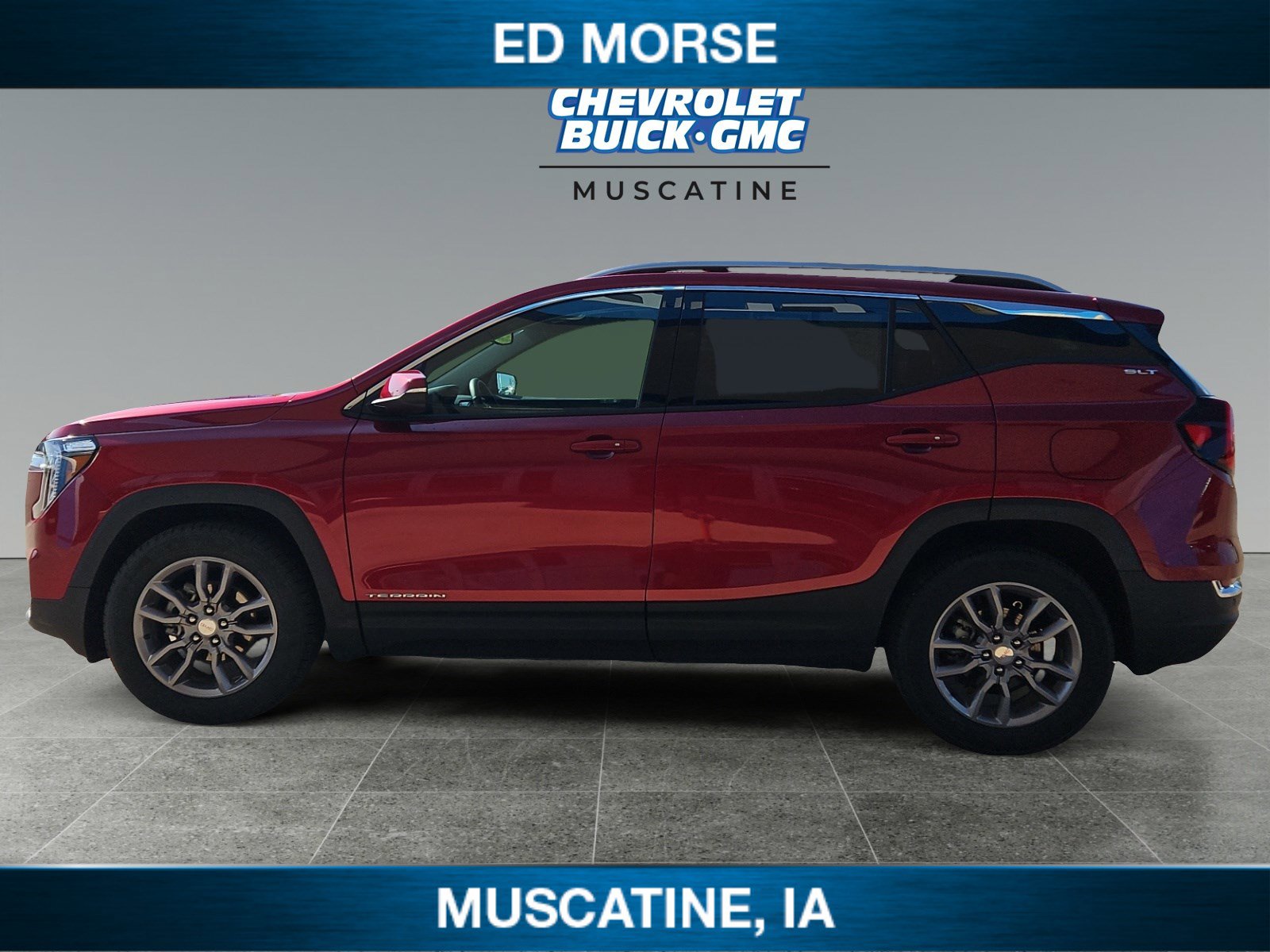 Certified 2024 GMC Terrain SLT w/ Infotainment Package II image 2