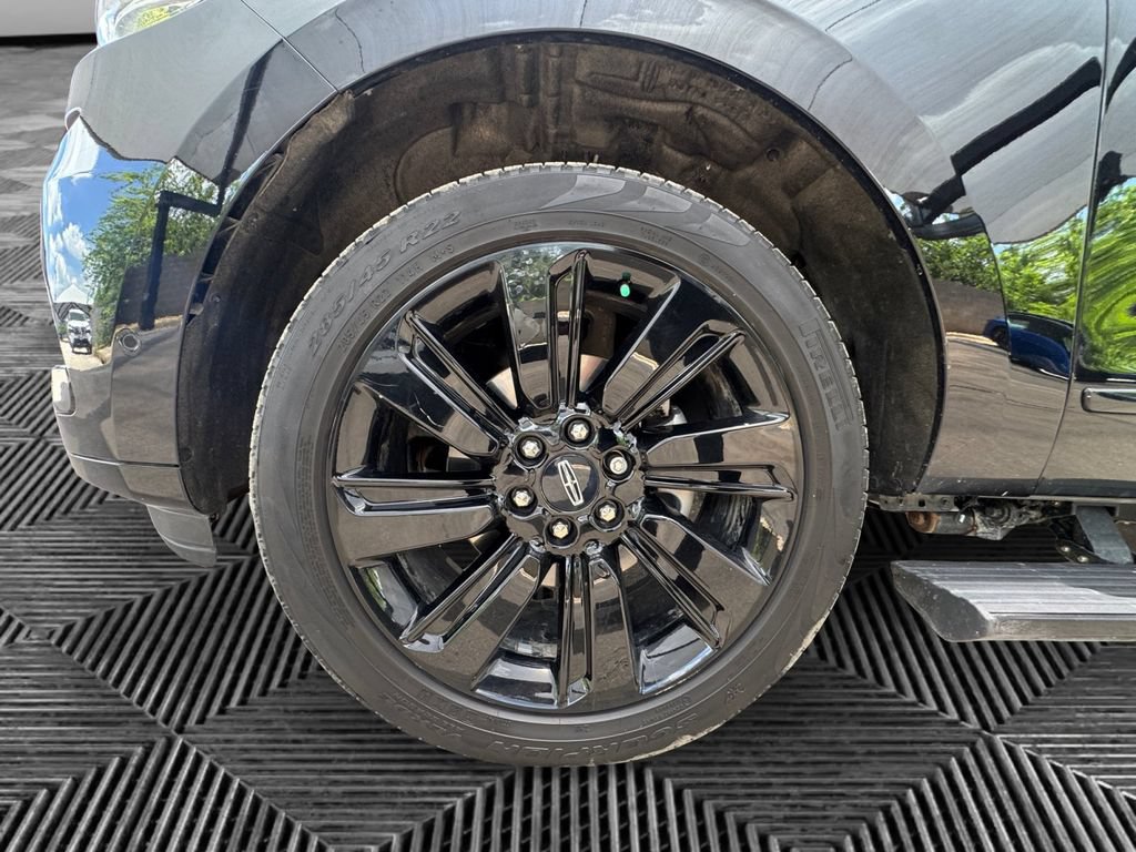 Used 2023 Lincoln Navigator Reserve AWD/4WD image 9