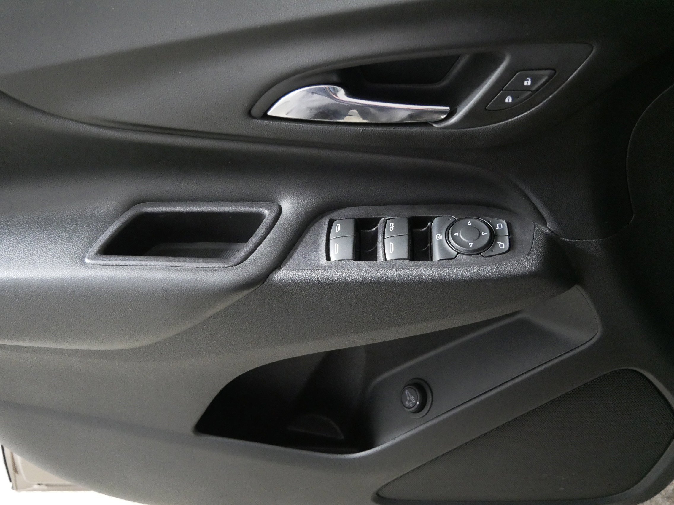 Used 2019 Chevrolet Equinox LT image 19