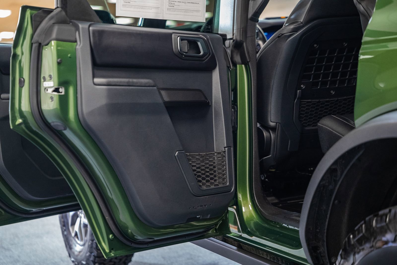 Certified 2025 Ford Bronco Badlands image 40