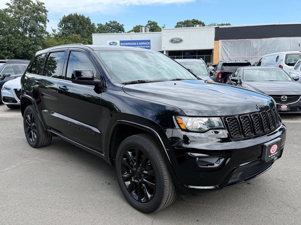 Used 2022 Jeep Grand Cherokee Laredo X AWD/4WD image 4