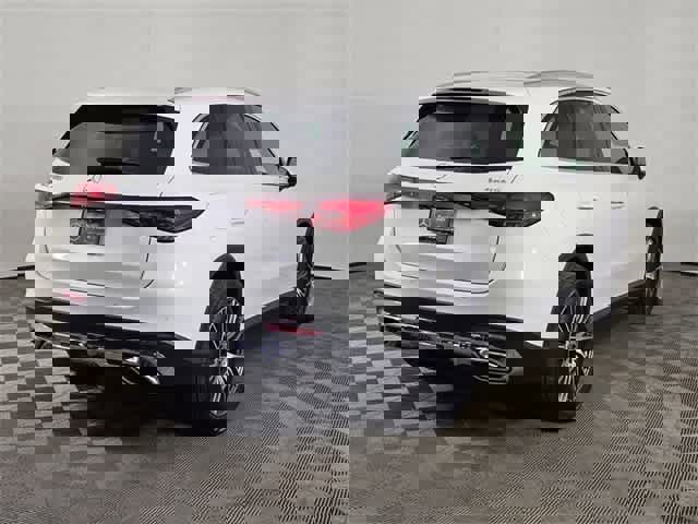 Used 2025 Mercedes-Benz GLC 300 4MATIC image 23