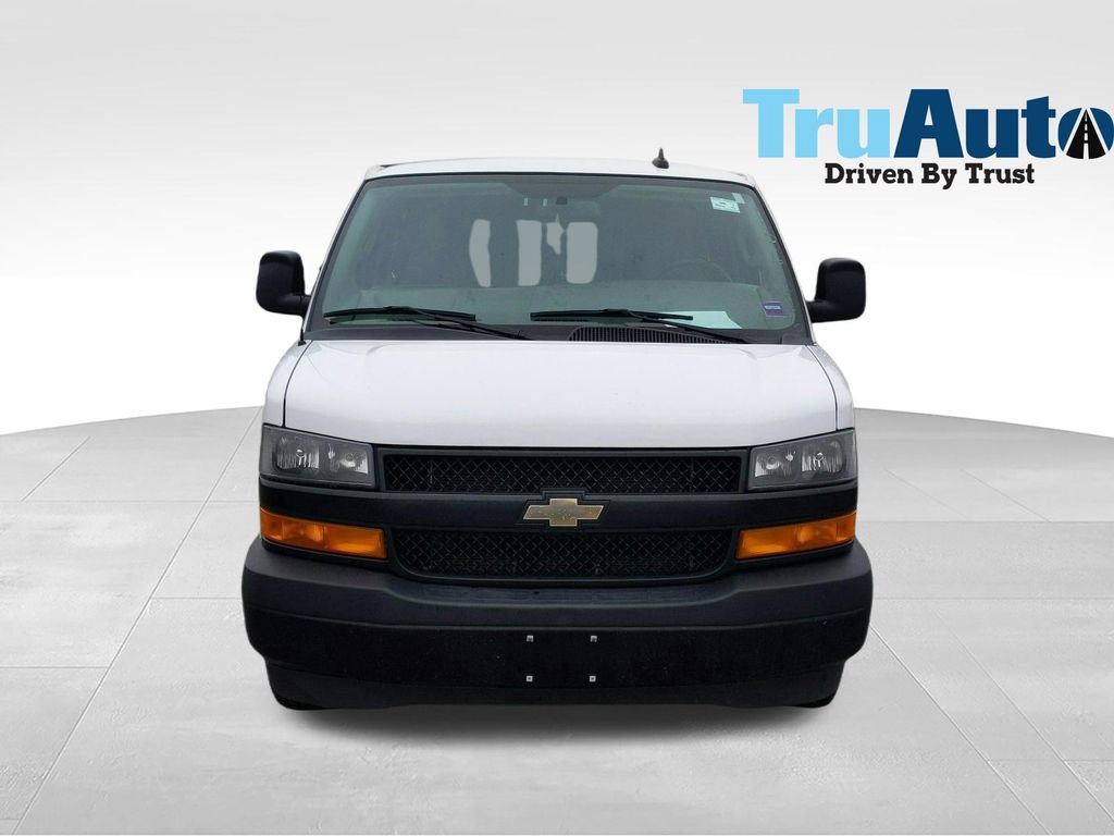 Used 2019 Chevrolet Express 3500 Extended w/ Driver Convenience Package RWD image 2