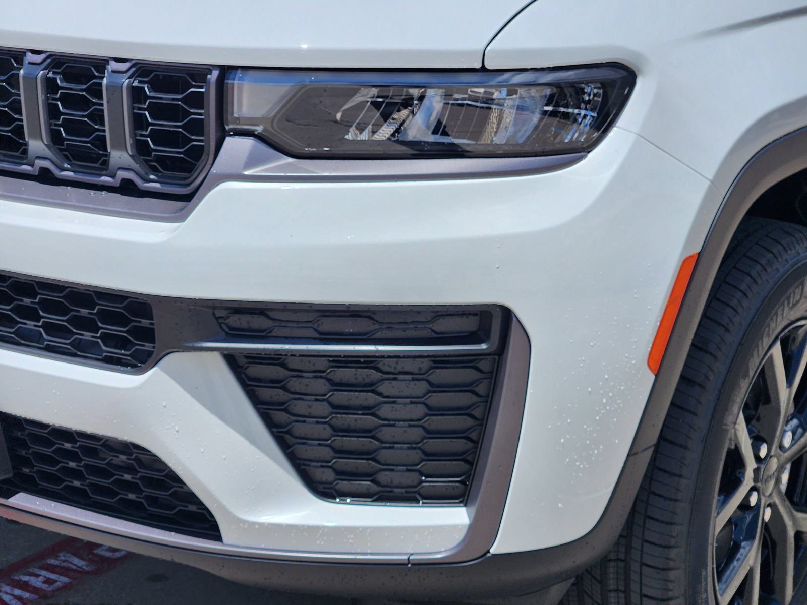 New 2026 Jeep Grand Cherokee Altitude RWD image 9