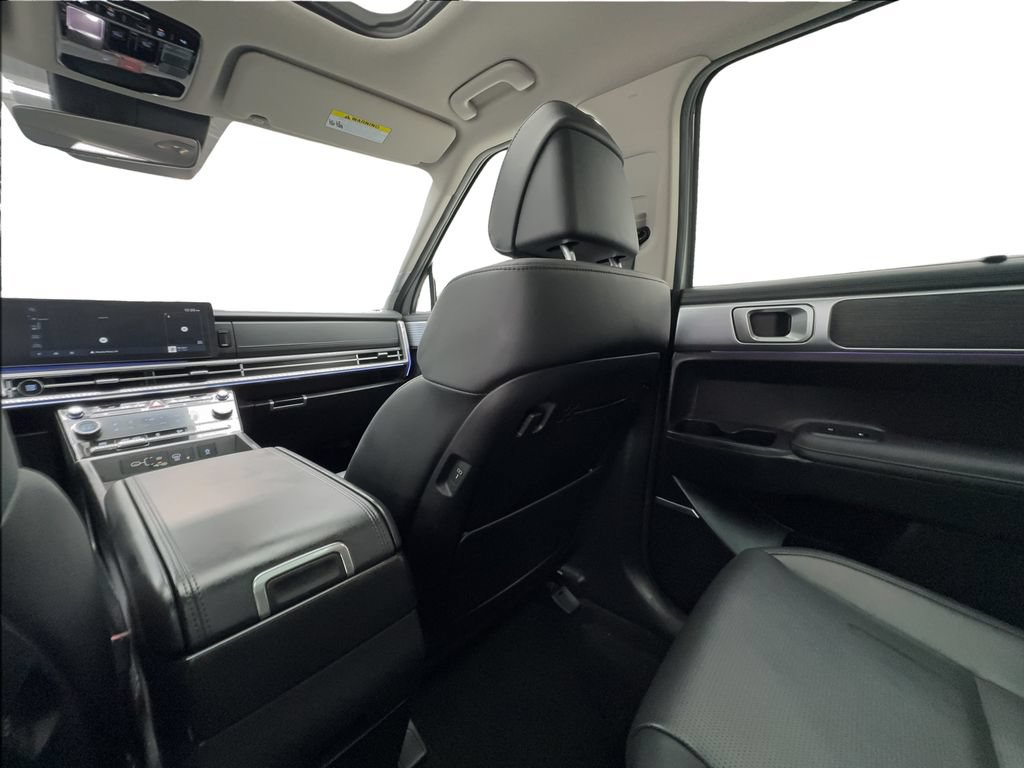 Used 2025 Hyundai Santa Fe Limited FWD image 43