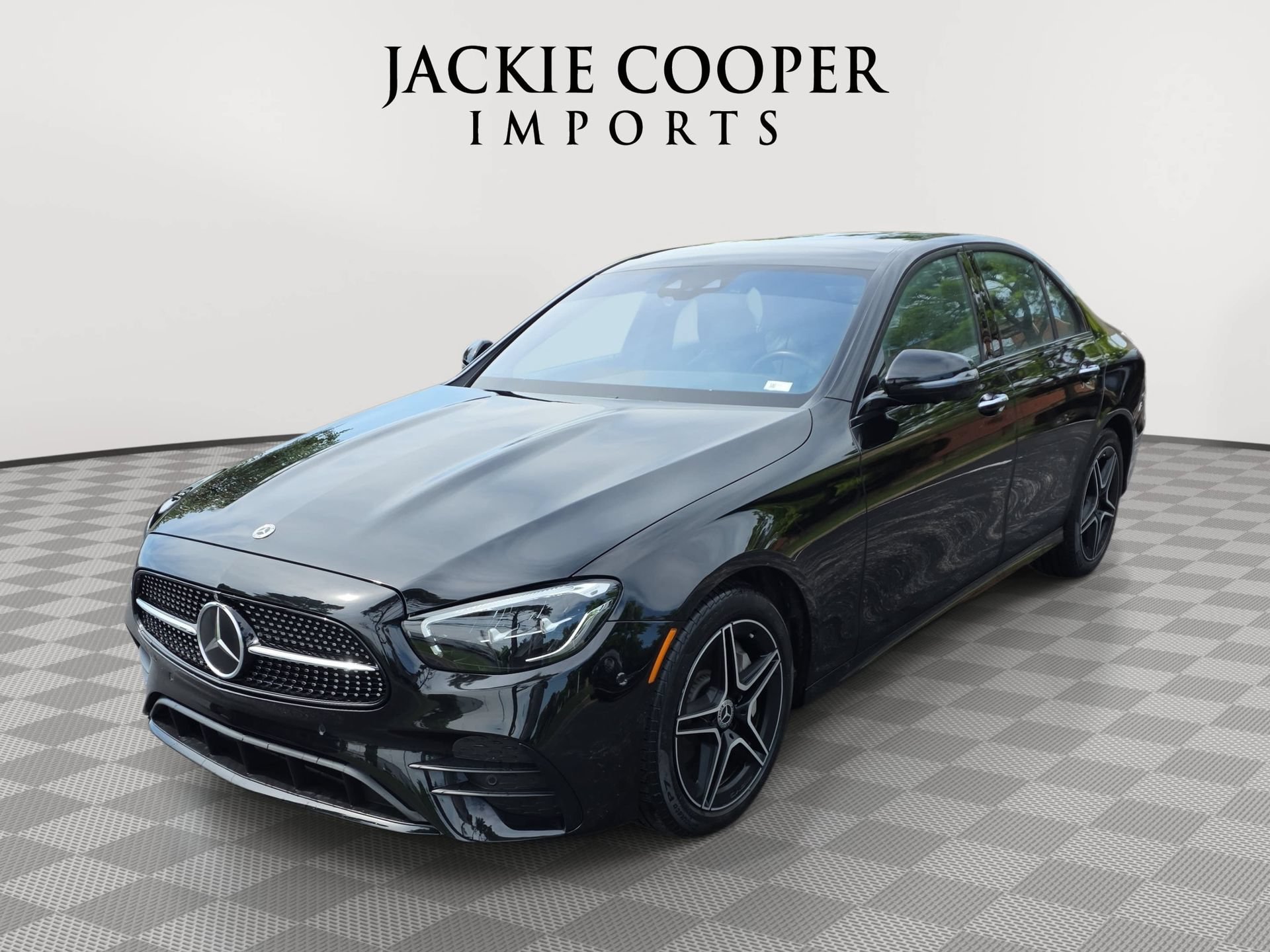 Used 2023 Mercedes-Benz E 450 4MATIC Sedan image 1