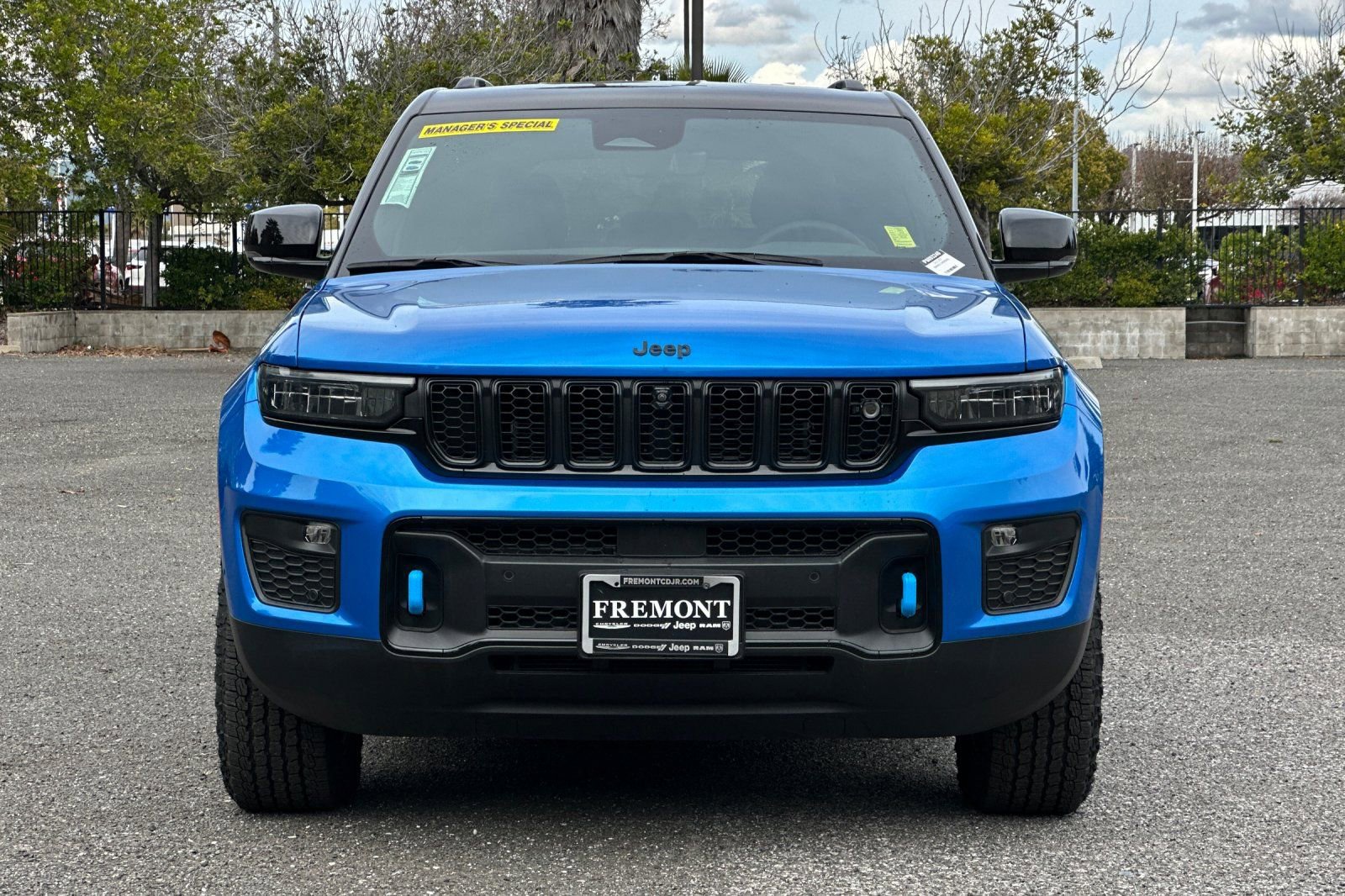 New 2023 Jeep Grand Cherokee Trailhawk w/ Advanced Protech Group II image 8