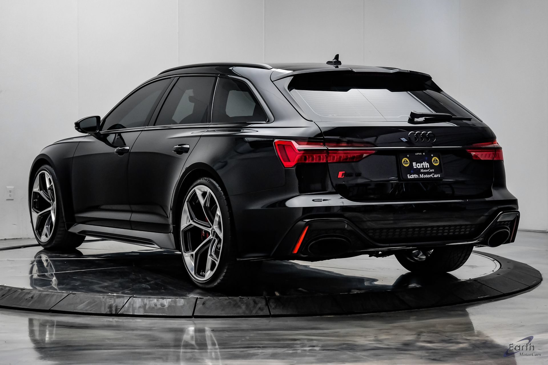 Used 2024 Audi RS 6 performance AWD/4WD image 11