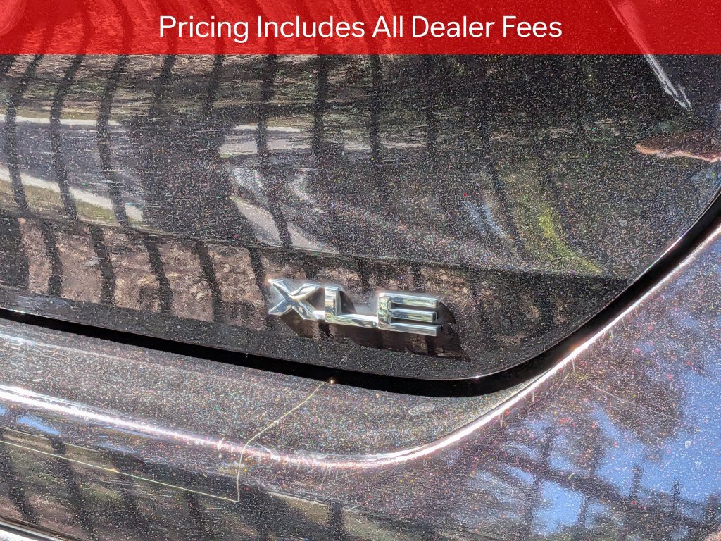 Used 2021 Toyota Highlander XLE FWD image 8