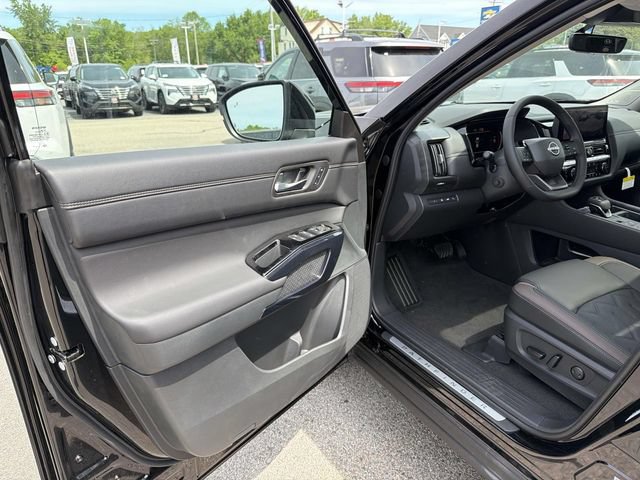 New 2026 Nissan Pathfinder Platinum AWD/4WD image 12