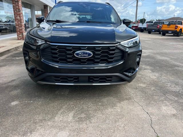 Used 2025 Ford Escape ST-Line Select AWD/4WD image 2