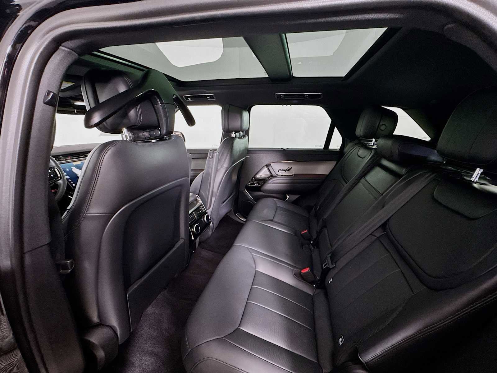 Used 2025 Land Rover Range Rover Sport Dynamic SE image 24