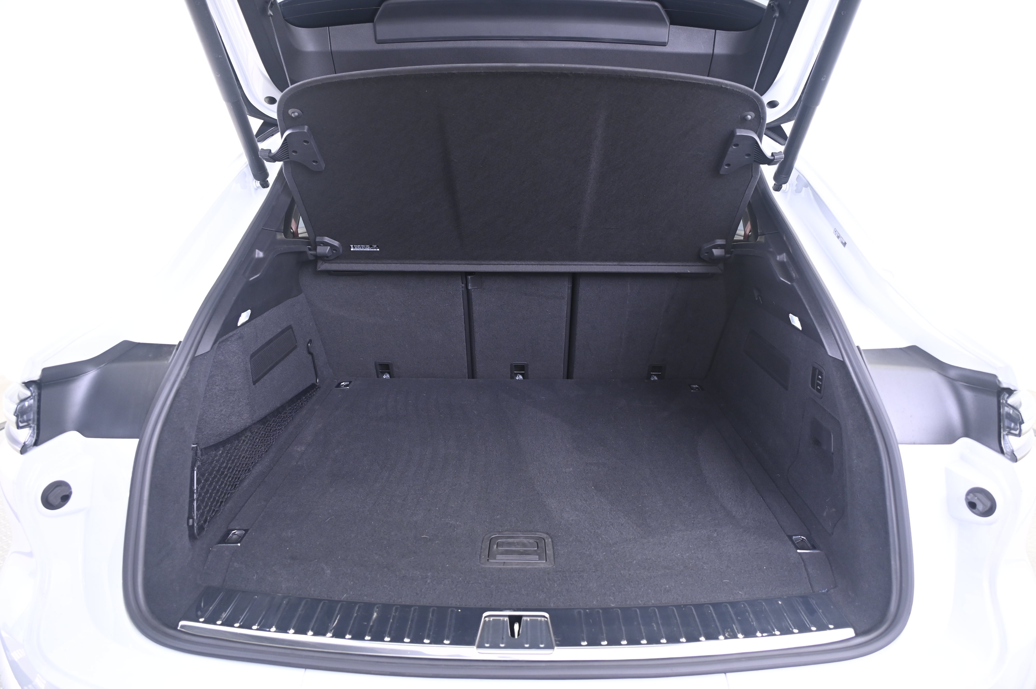 Certified 2026 Porsche Cayenne Turbo AWD/4WD image 15