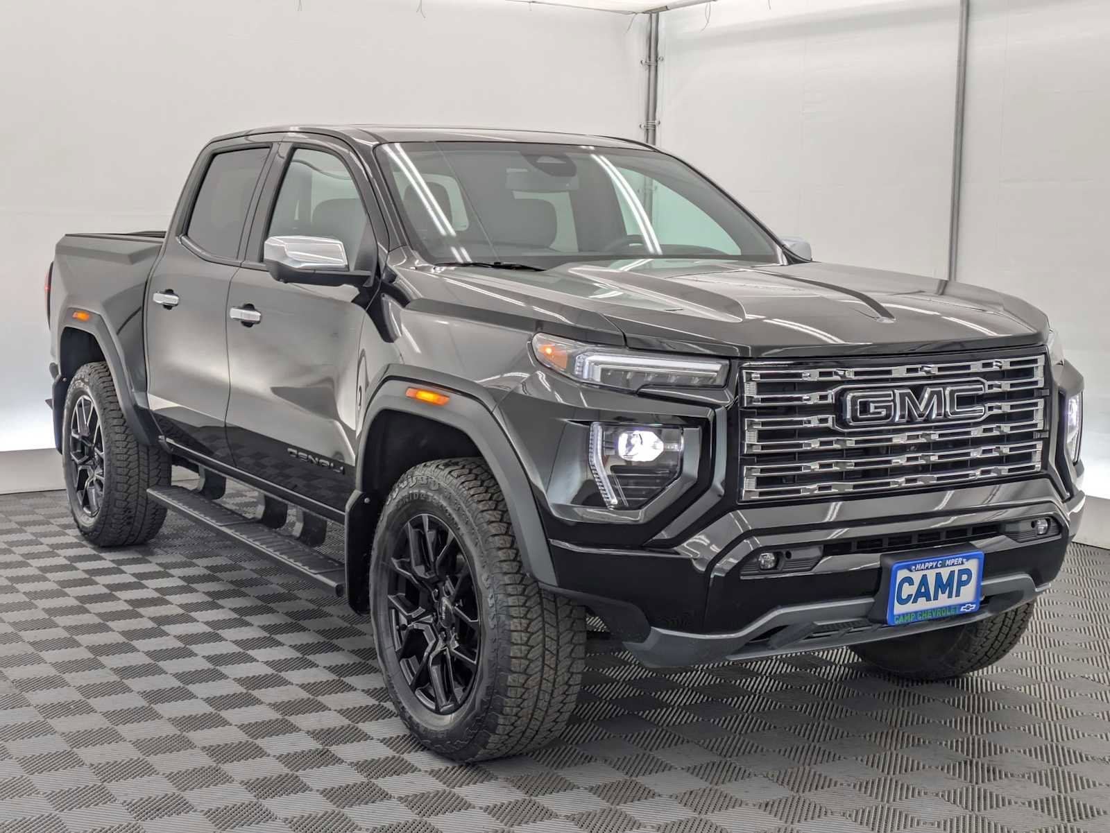 Used 2025 GMC Canyon Denali w/ LPO, Denali Black Edition AWD/4WD image 8
