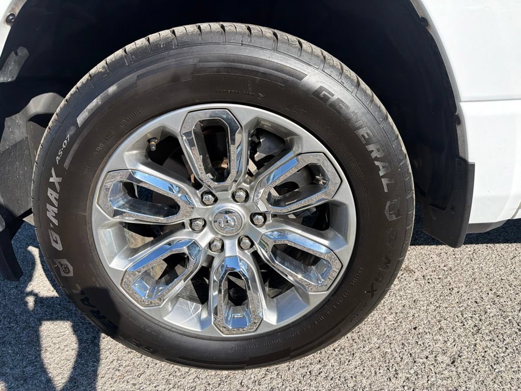 Used 2023 RAM 1500 Laramie AWD/4WD image 6