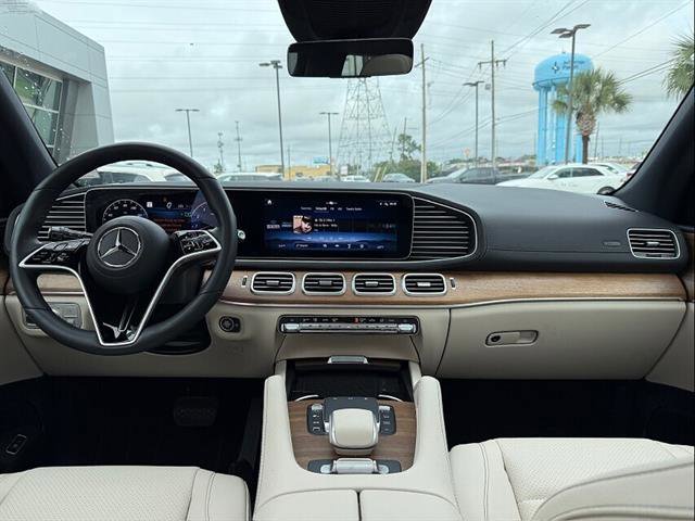 Used 2025 Mercedes-Benz GLS 450 4MATIC image 14