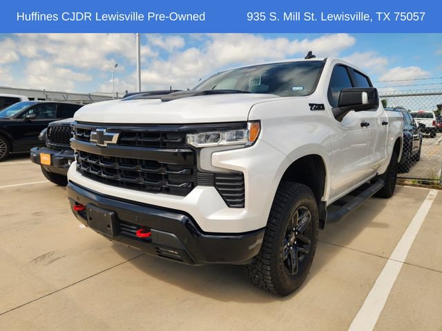 Used 2024 Chevrolet Silverado 1500 LT Trail Boss w/ Convenience Package II AWD/4WD image 3