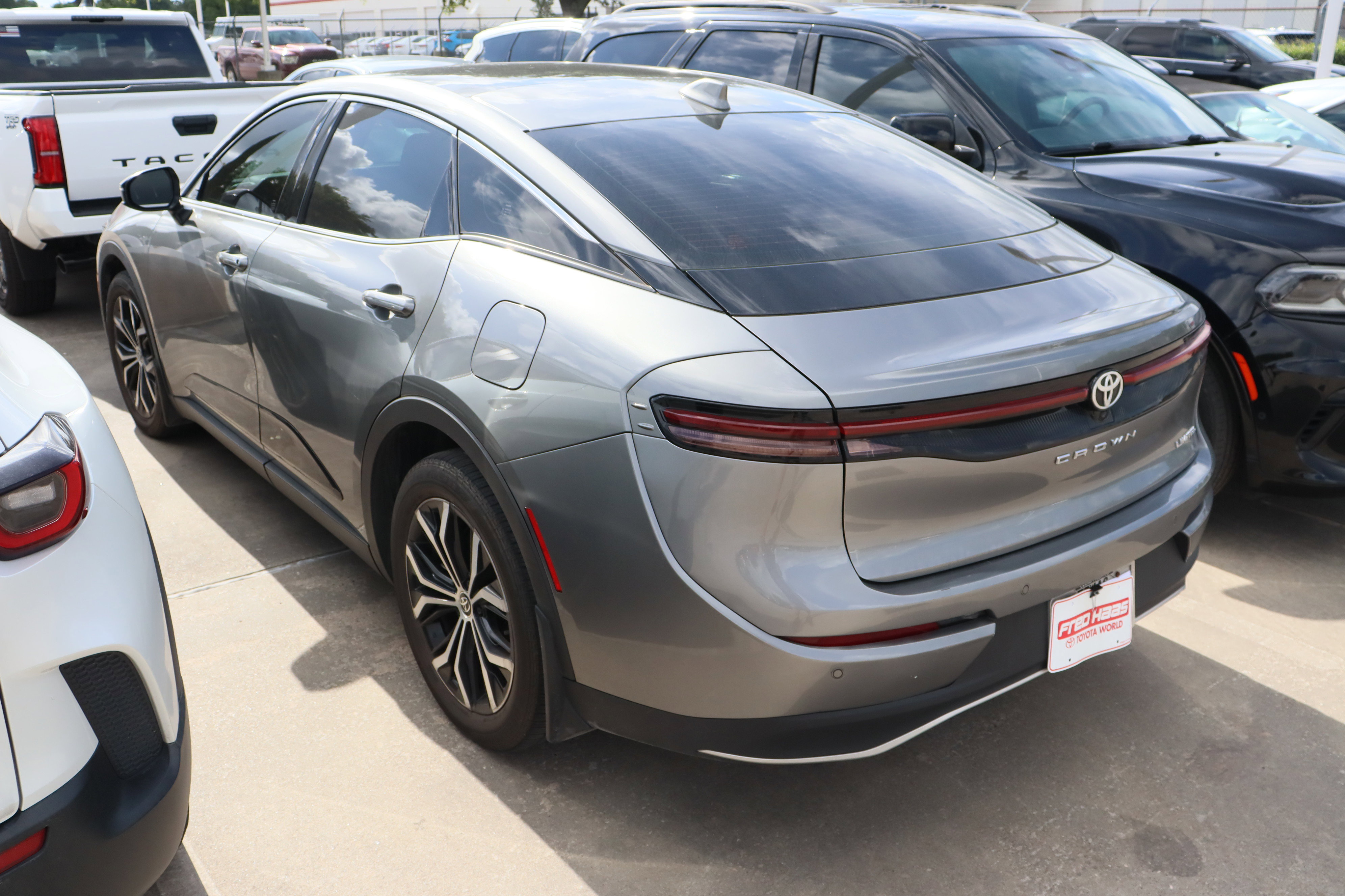 Used 2024 Toyota Crown AWD/4WD image 5