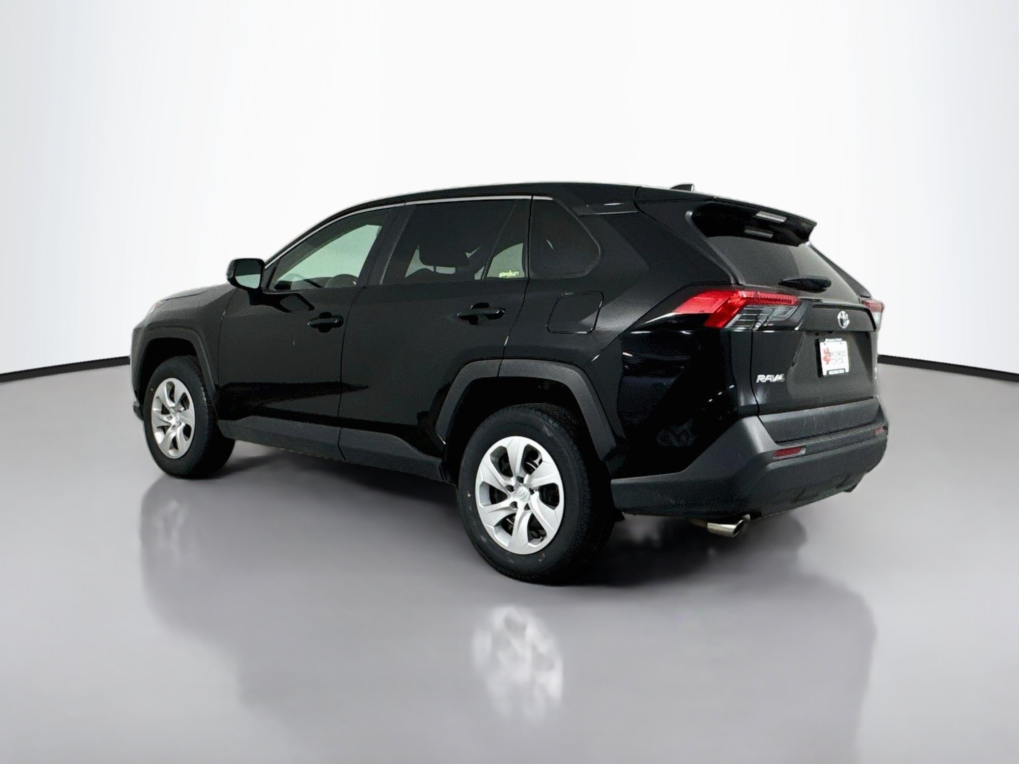 Certified 2025 Toyota RAV4 LE AWD/4WD image 5