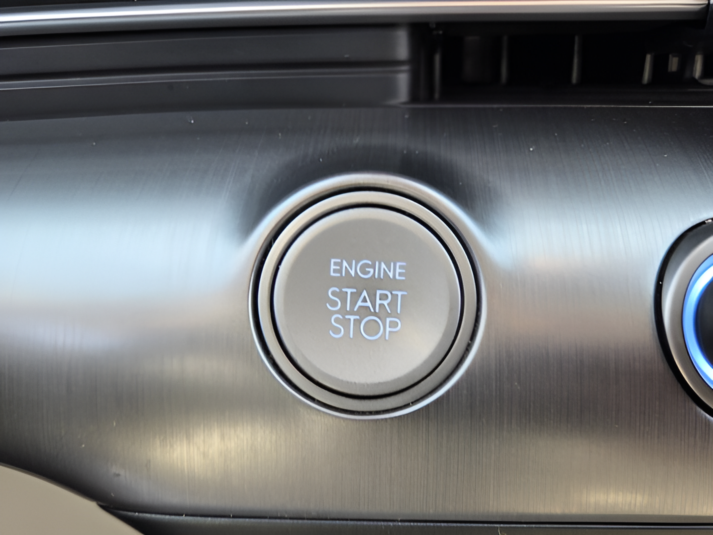 Used 2025 Hyundai Kona SEL FWD image 32