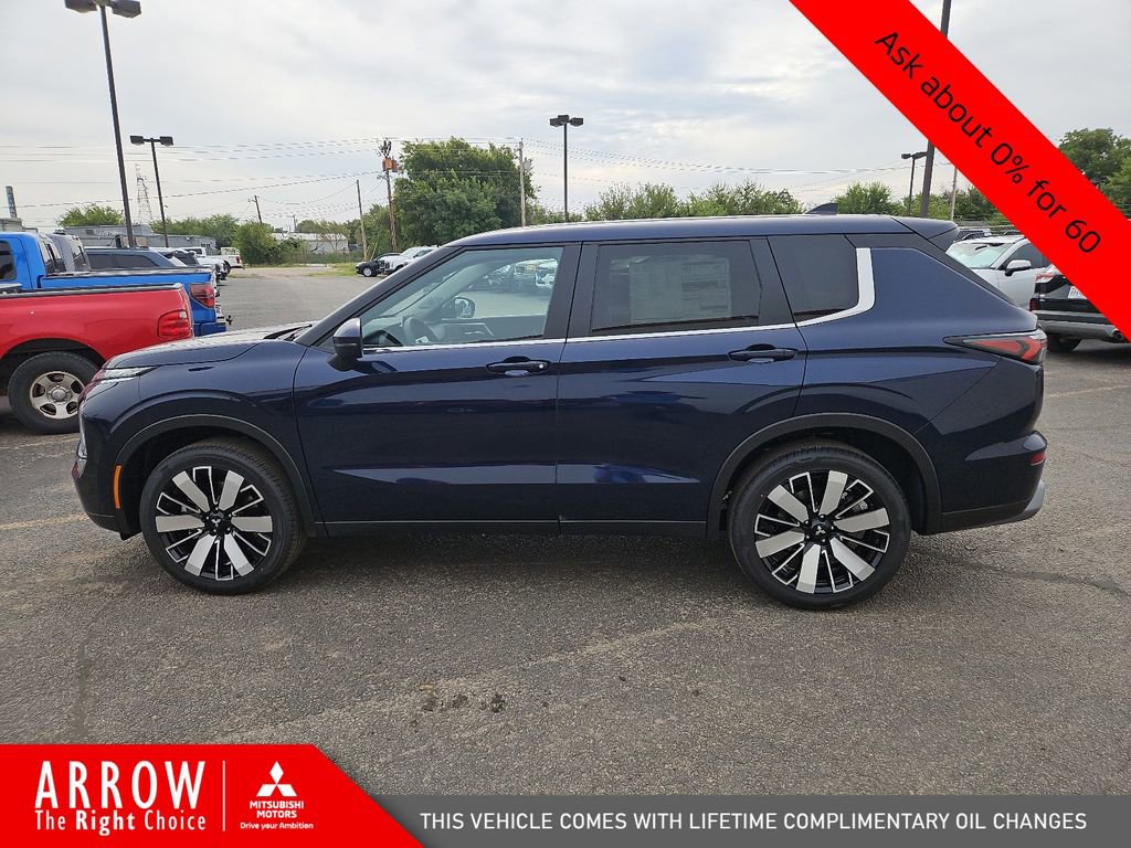 New 2025 Mitsubishi Outlander SE image 7