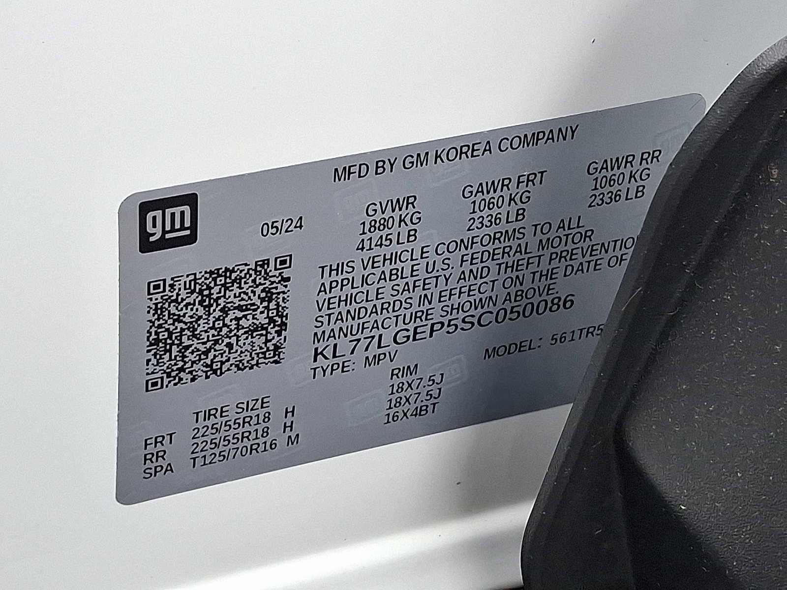 Used 2025 Chevrolet Trax RS w/ Sunroof Package FWD image 28