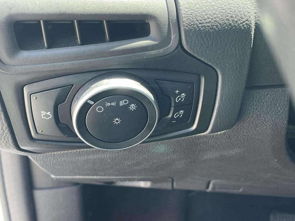 Used 2015 Ford Focus SE FWD image 17