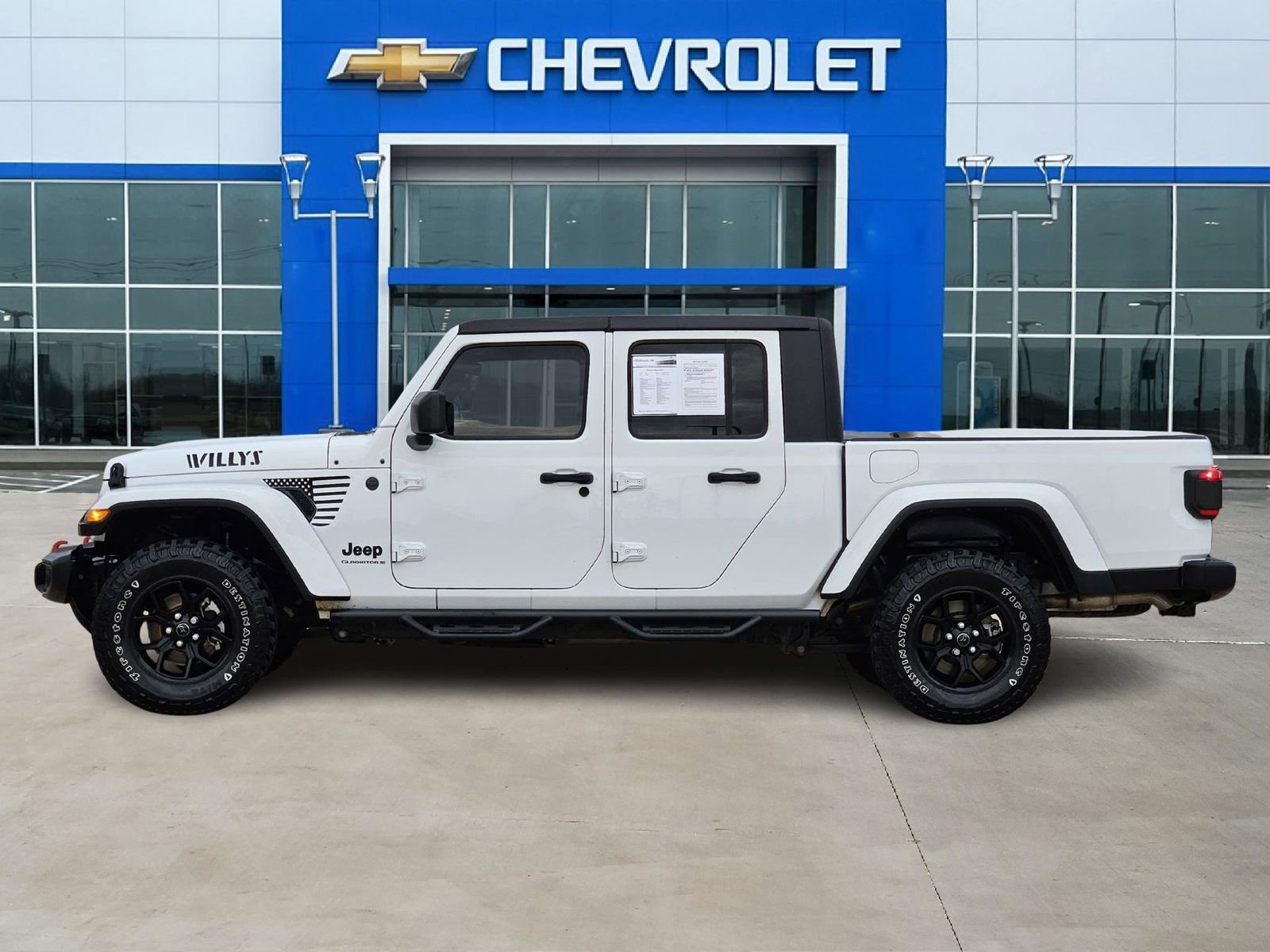 Used 2024 Jeep Gladiator Sport image 3