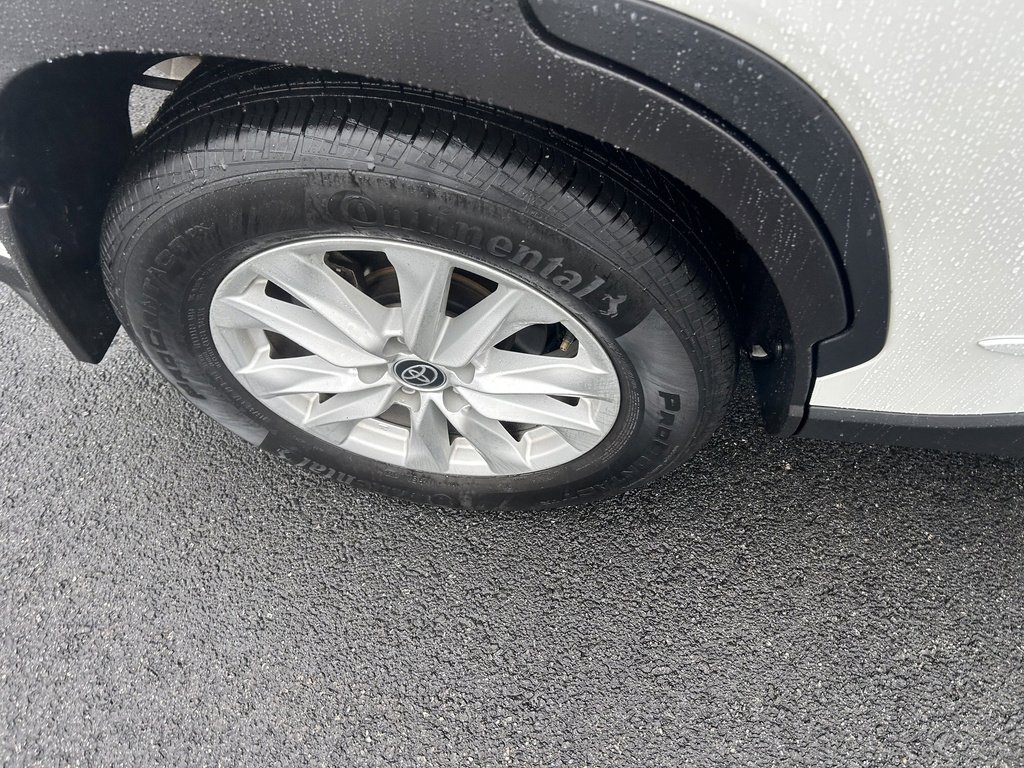 Used 2023 Toyota Corolla Cross LE image 21