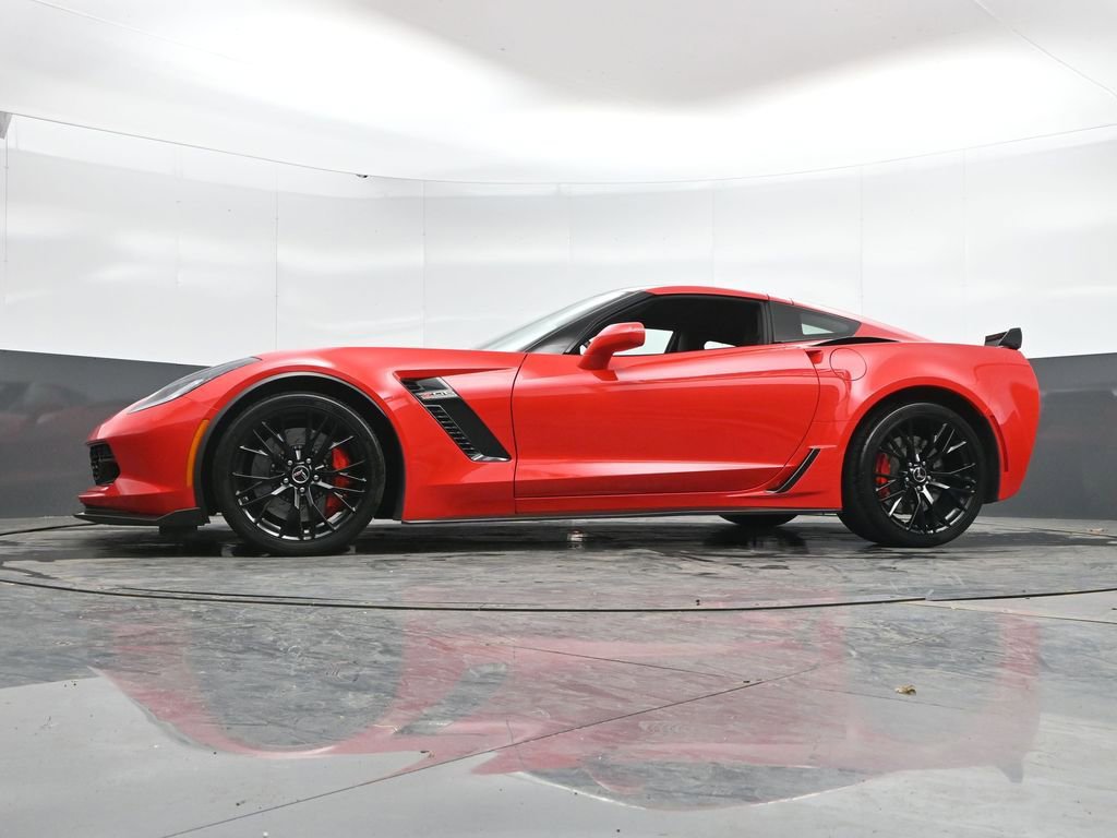 Used 2015 Chevrolet Corvette Z06 w/ 3LZ Preferred Equipment Group image 41