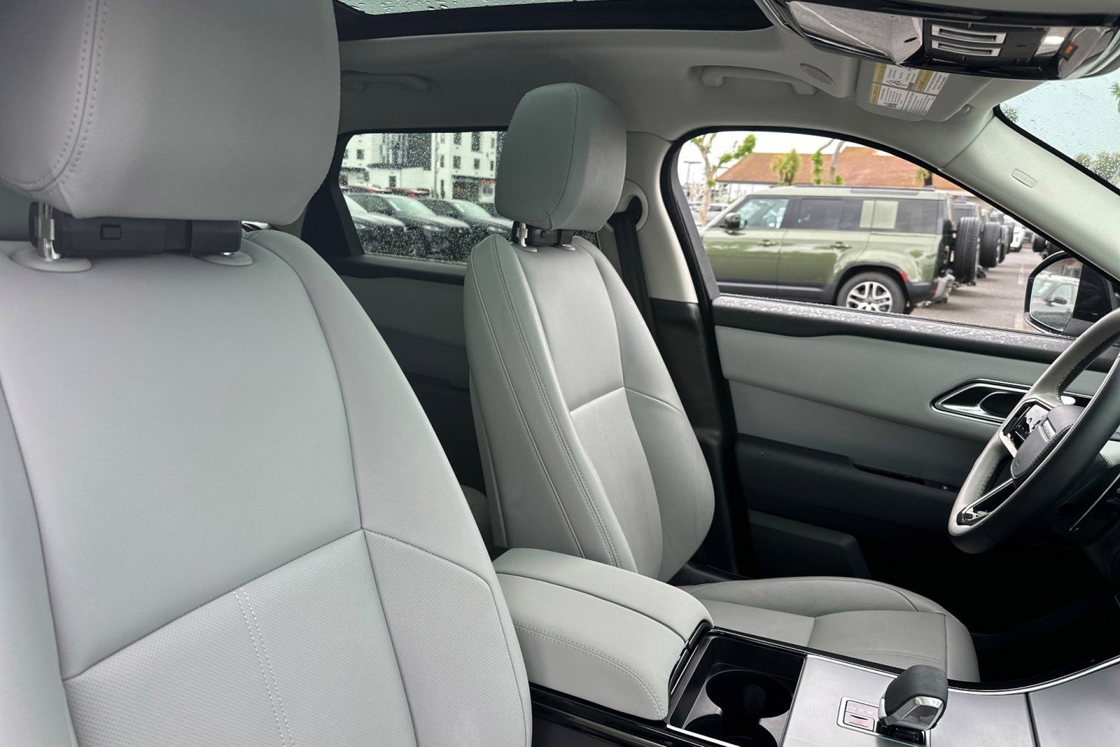 Certified 2025 Land Rover Range Rover Velar S image 31