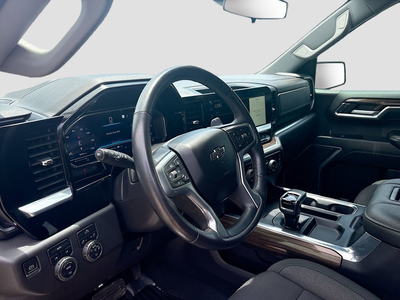 Used 2022 Chevrolet Silverado 1500 RST w/ LPO, Dark Essentials Package AWD/4WD image 9