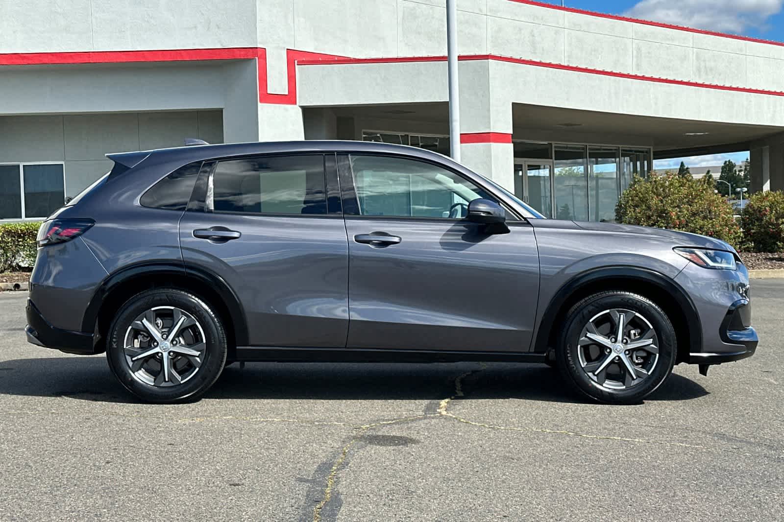 Used 2023 Honda HR-V EX-L image 6