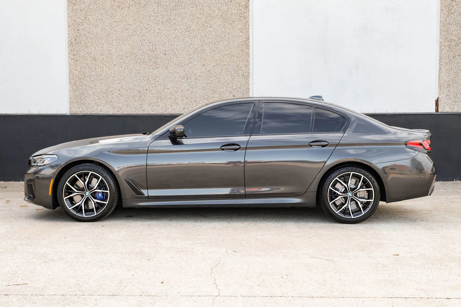 Used 2023 BMW 540i xDrive w/ Executive Package image 19